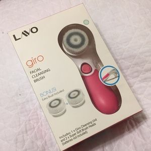 Facial cleansing brush